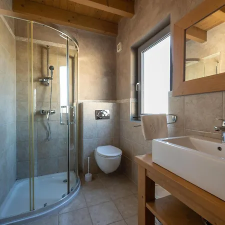 Villa 6-bedroom Chiara With Sea View