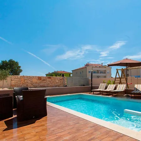 Villa 6-bedroom Chiara With Sea View