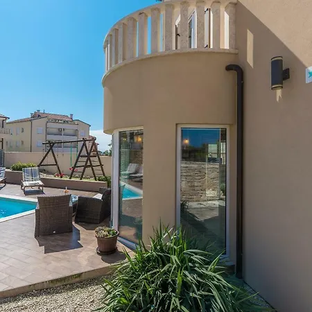 Villa 6-bedroom Chiara With Sea View