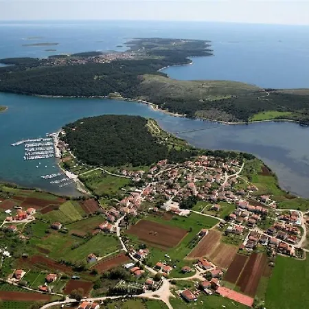 6-bedroom Chiara With Sea View Premantura