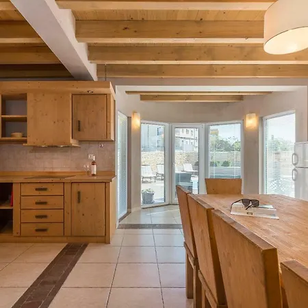 6-bedroom Chiara With Sea View *