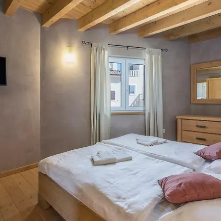 Villa 6-bedroom Chiara With Sea View *