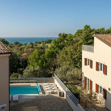 6-bedroom Chiara With Sea View * Premantura