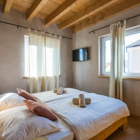 6-bedroom Chiara With Sea View