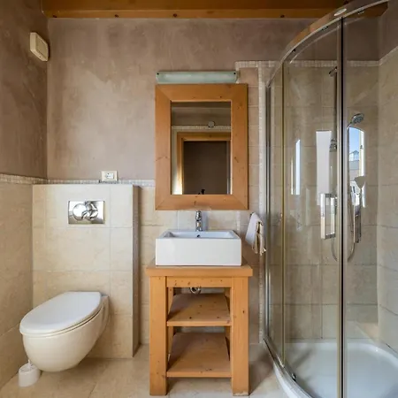 Villa 6-bedroom Chiara With Sea View Premantura