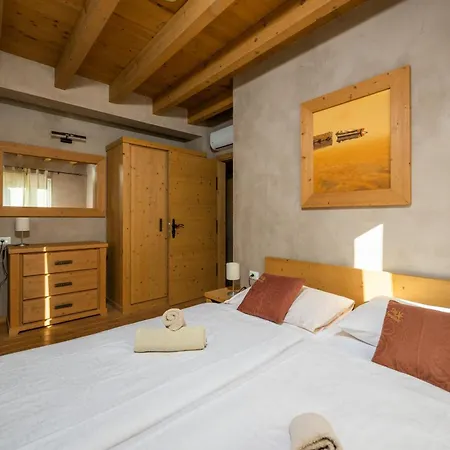 6-bedroom Chiara With Sea View