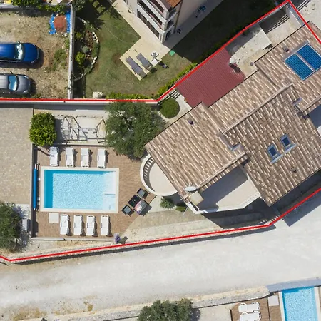 Villa 6-bedroom Chiara With Sea View Premantura