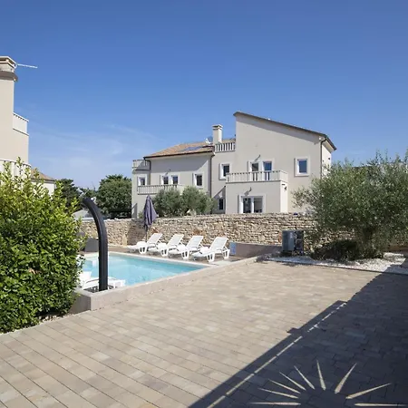 6-bedroom Chiara With Sea View *