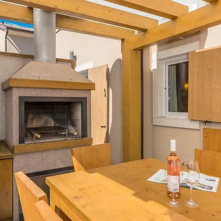 6-bedroom Chiara With Sea View