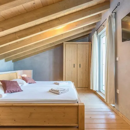Villa 6-bedroom Chiara With Sea View *