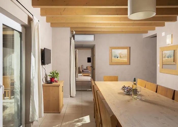 Villa 6-bedroom Chiara With Sea View *